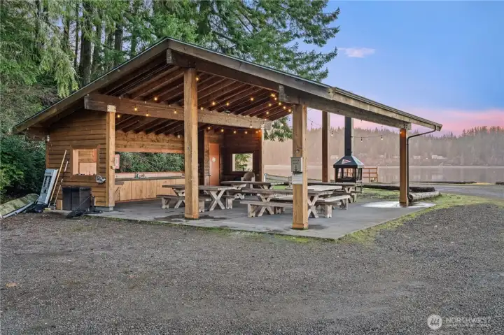 Covered picnic shelter at Indian Cove Marina
