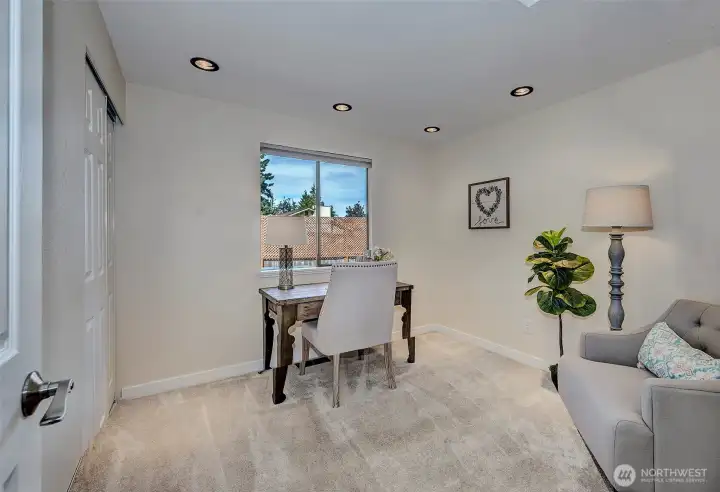 The perfect office or 3rd bedroom.