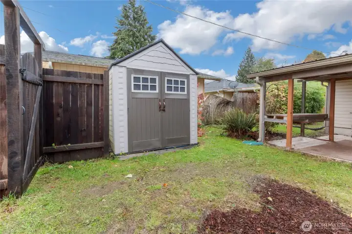 Storage shed stays with the home.