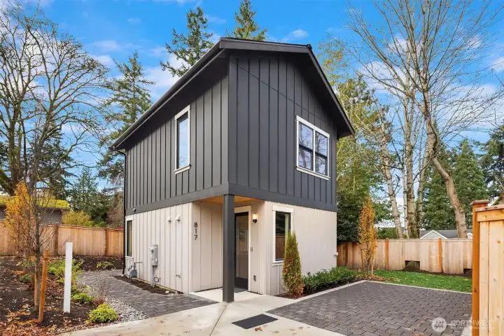 Detached cottage home with dedicated parking