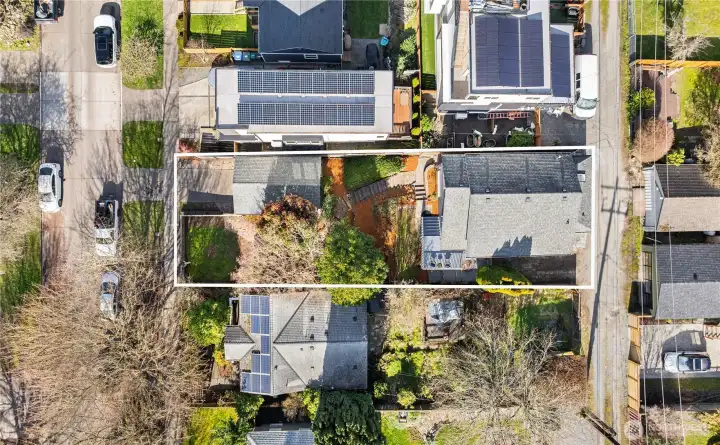 Set up perfectly for a DADU (as seen next door) this lot will charm you as it is while pique your imagination with its possibilities. Lot is 37 x 115 (buyer to verify)