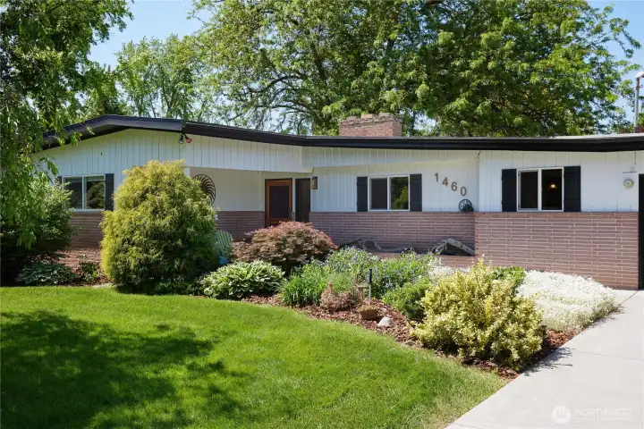 Mid-century home - updated yet retains its authenticity Mid-century home - updated yet retains its authenticity