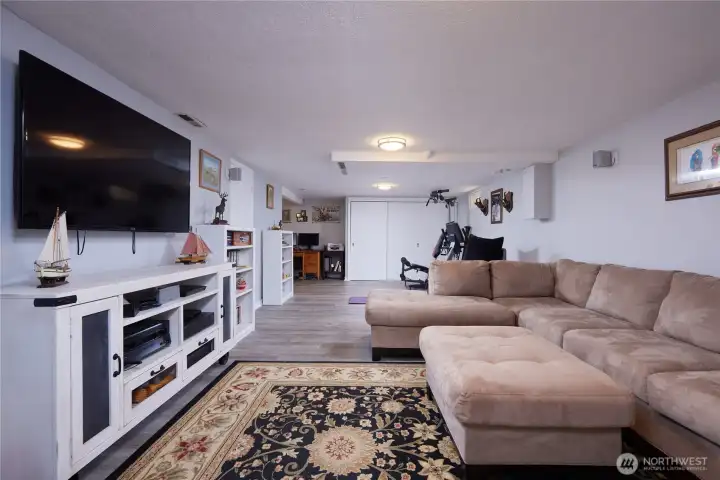 Lower level - popcorn time! Lower level - popcorn time!
