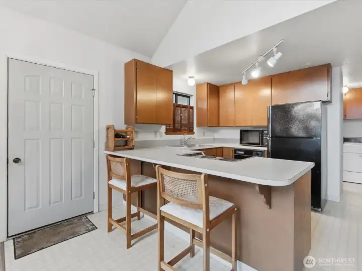 Kitchen area with Breakfast Bar Kitchen area with Breakfast Bar