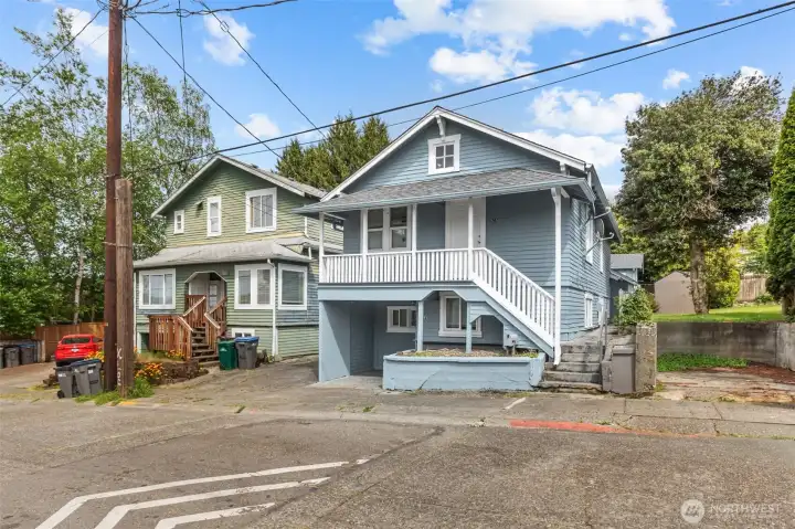 Front entry to Unit 1 and 3. Front entry to Unit 1 and 3.