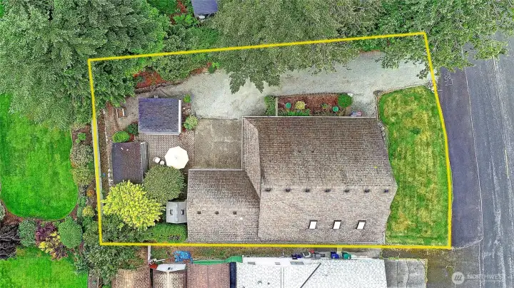 Aerial view showing the approximate boundary lines.