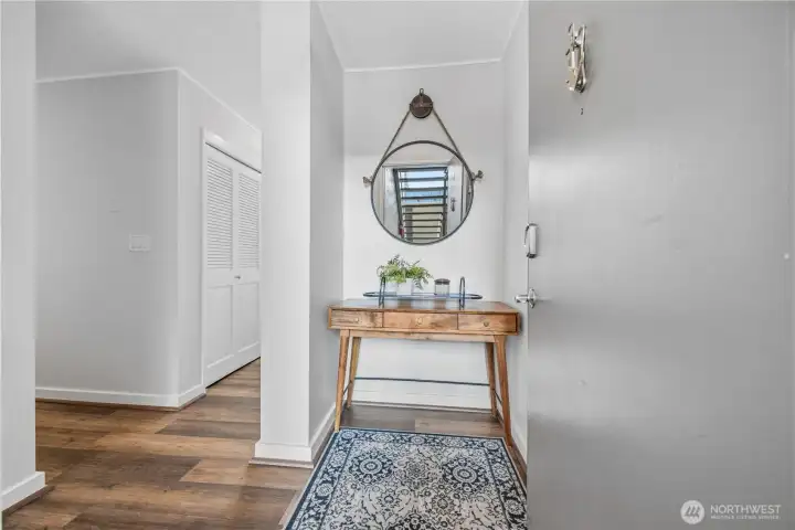 A simple yet elegant entrance to greet guest. A simple yet elegant entrance to greet guest.