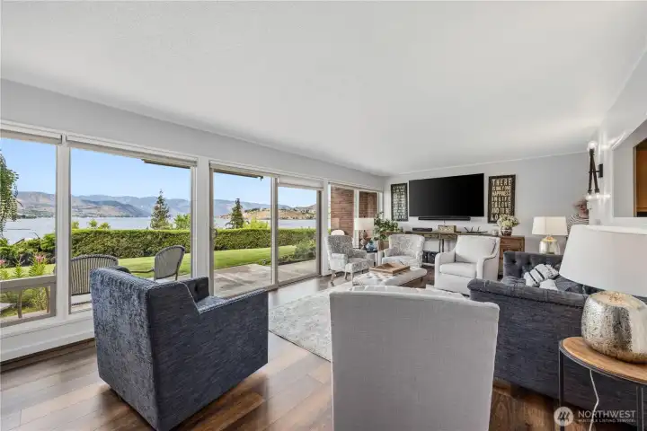 The perfect setting for movie night, or a Super Bowl party! The perfect setting for movie night, or a Super Bowl party!