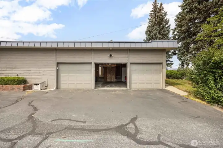 Unit #3 is located in the middle of the second garage building. Unit #3 is located in the middle of the second garage building.