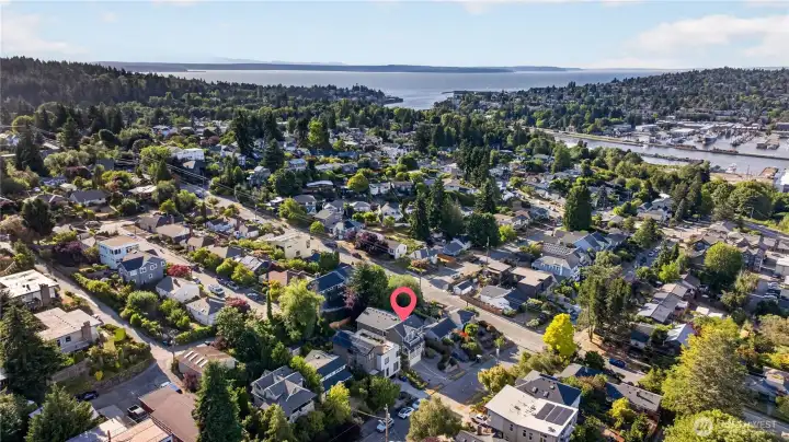 Located in a prime location in Magnolia, going in and out to the city in minutes.