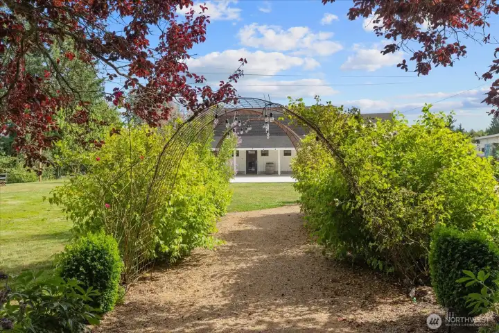 Walkway to Barn-style pole building. Walkway to Barn-style pole building.