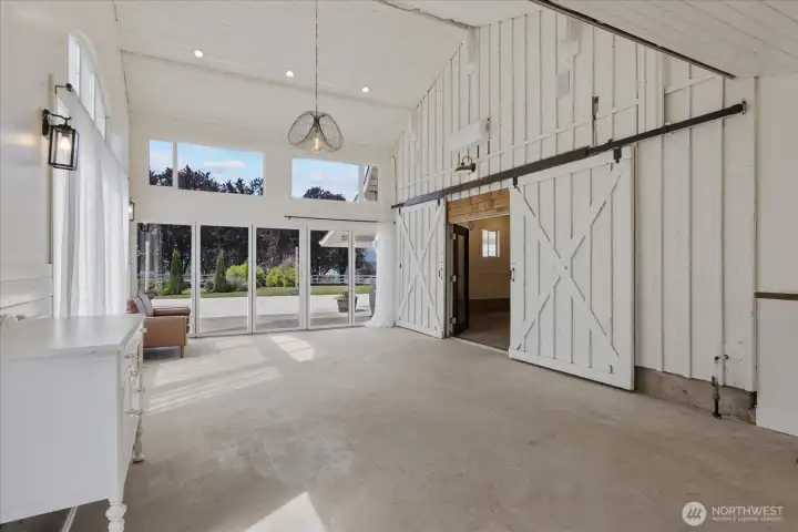 Great space for entertaining, showroom or home business! Great space for entertaining, showroom or home business!