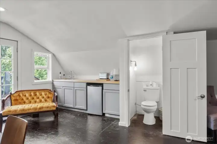 Upstairs area of barn-style pole building with half bath and kitchenette. Great for guests! Upstairs area of barn-style pole building with half bath and kitchenette. Great for guests!