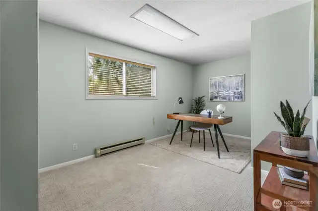 Main Level - Bedroom