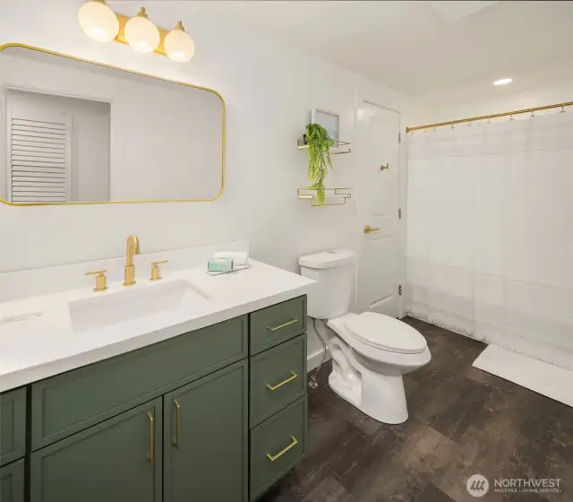 Full Bathroom
