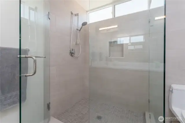2nd Ensuite Shower