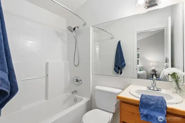 2nd bedroom ensuite