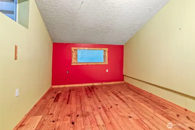 Upstairs bedroom - over laundry room