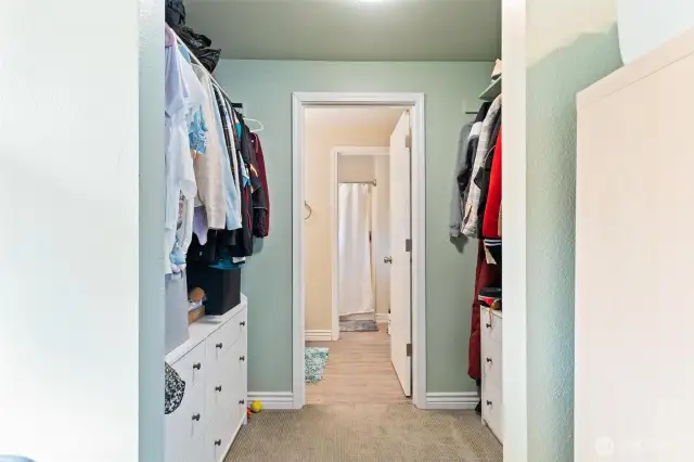Walk in Closet to bathroom off master