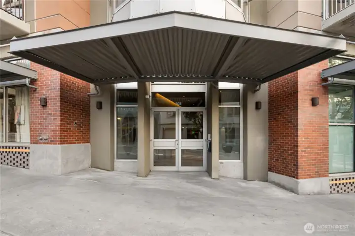 This exquisite penthouse retreat offers 2 spacious bedrooms, 1.75 baths and a sparling 1500sq ft terrace.