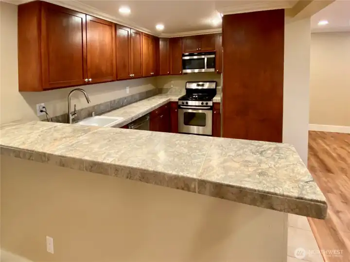 ADU Kitchen and Breakfast Bar