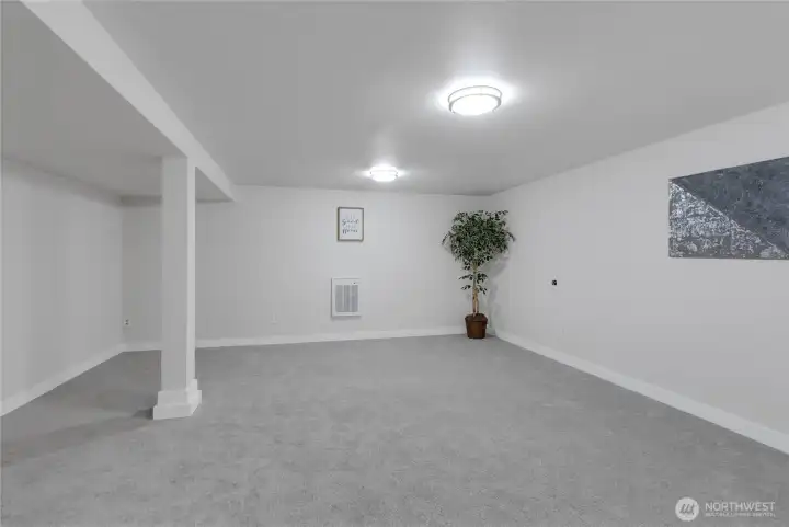 Family Room, All New Flooring