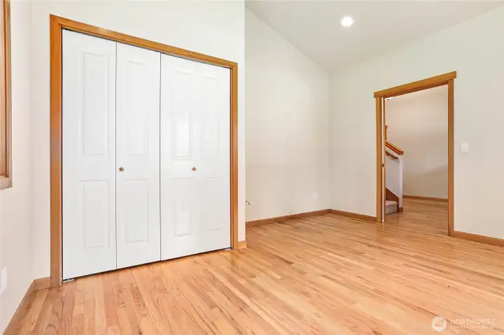 Office/Den or convert to a 4th Bedroom (There is a closet) Office/Den or convert to a 4th Bedroom (There is a closet)