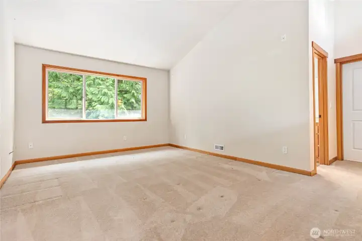 Upstairs Living Room. Open door the to the right is a full Bathroom. Closed door is the unfinished Storage or Bonus Room Bonus Room or ? Upstairs Living Room. Open door the to the right is a full Bathroom. Closed door is the unfinished Storage or Bonus Room Bonus Room or ?