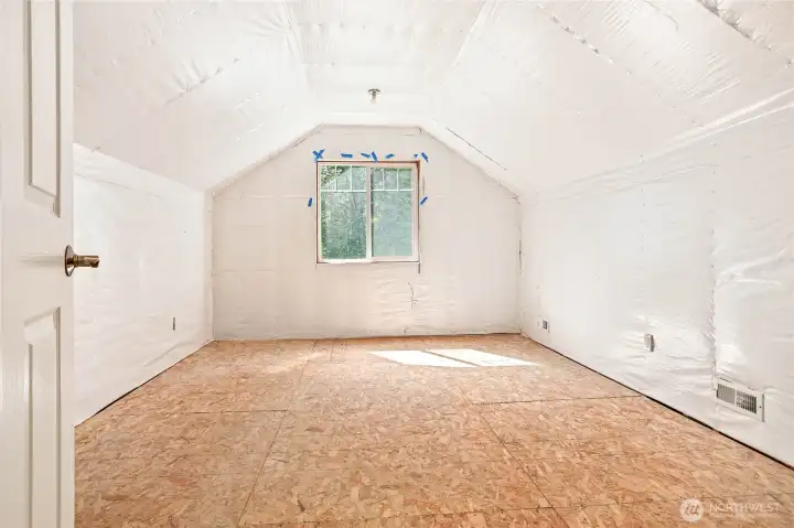 Upstairs unfinished bonus, storage, or ? Upstairs unfinished bonus, storage, or ?