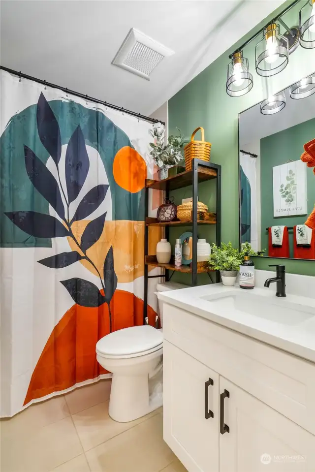 Shared bathroom between two bedrooms