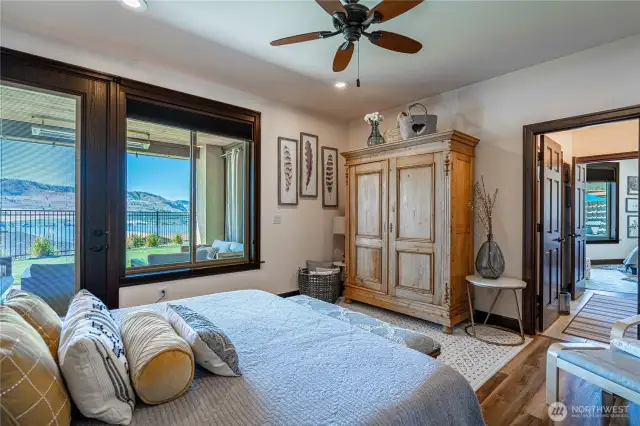 2nd bedroom