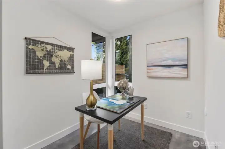 Bonus Room, great space for a home office.