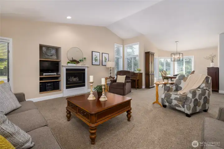 Living/Dining Room