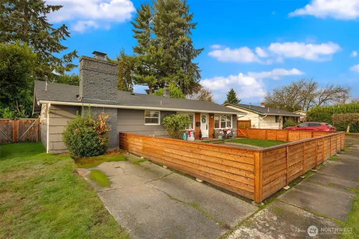 Frontyard / Driveway