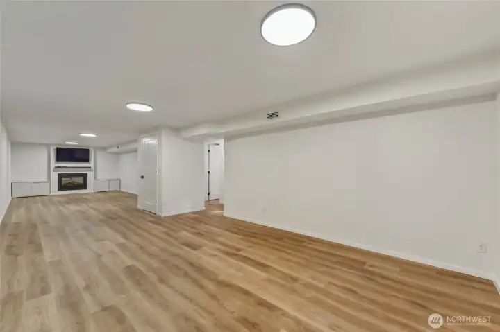 lower level rec-room Living area TV stays with home