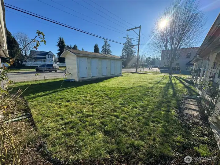 Five storage units—one dedicated to each unit plus an additional unit for property management.