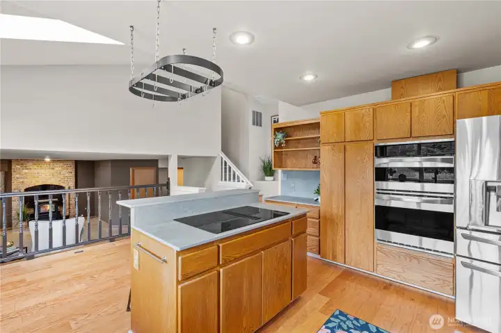 Glass cooktop, convection microwave & oven