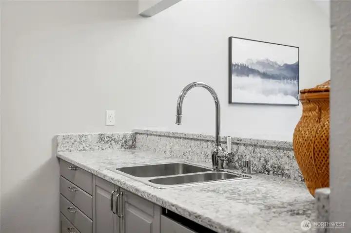 love the open view to the dining room