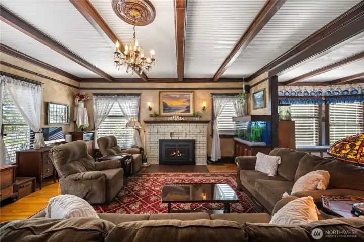 Wood beams, gas fireplace and more than enough room...