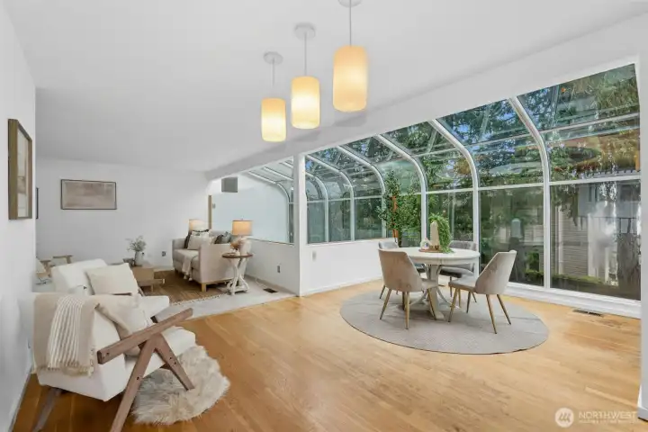 Dining & lounge space