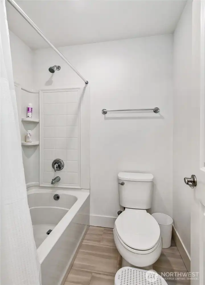 Tub and dual vanities!