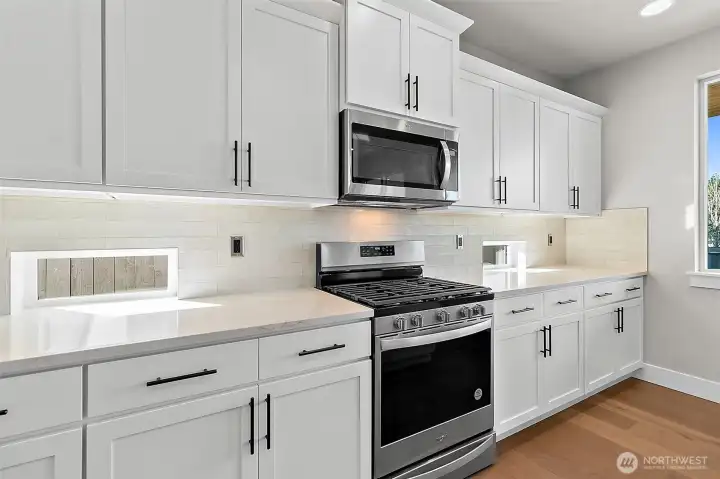 photos of another Plan 2665 built at a different Harbour Homes community. Details will vary.