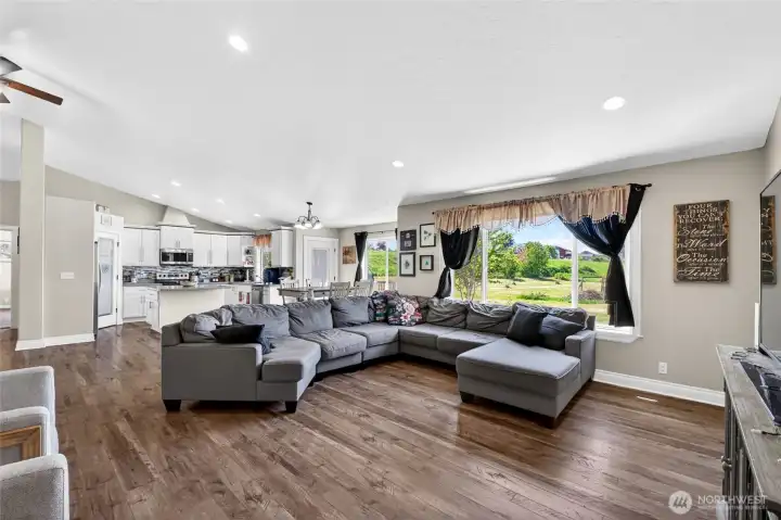 Open floor plan is great for entertaining.