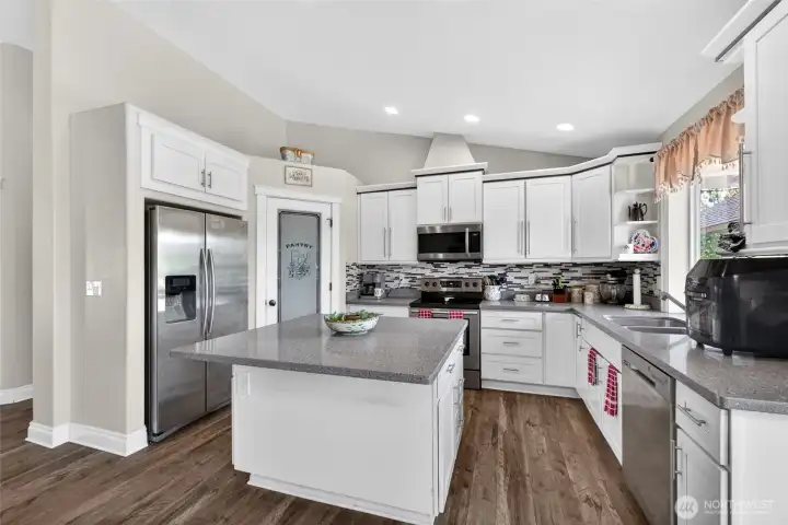 All appliances stay!