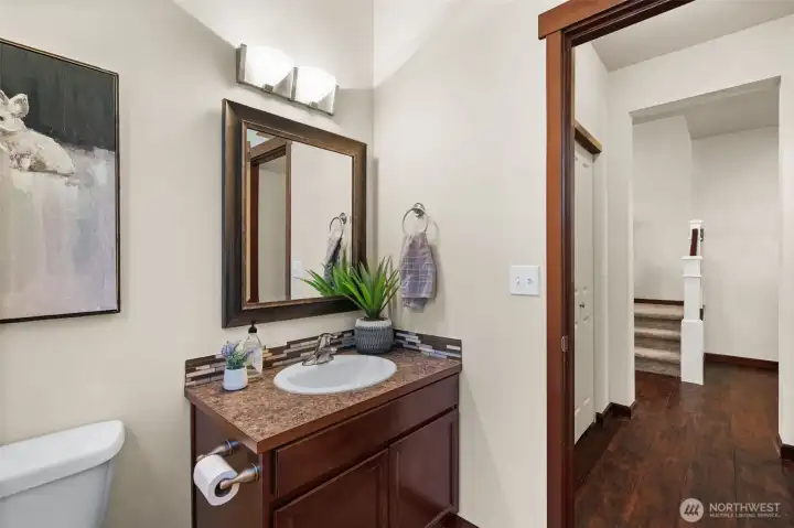1/2 bath on mainlevel