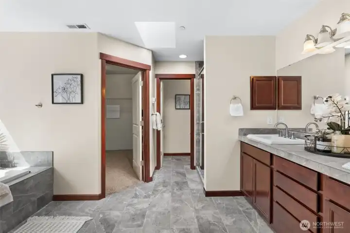 primary bathroom 5 piece bath