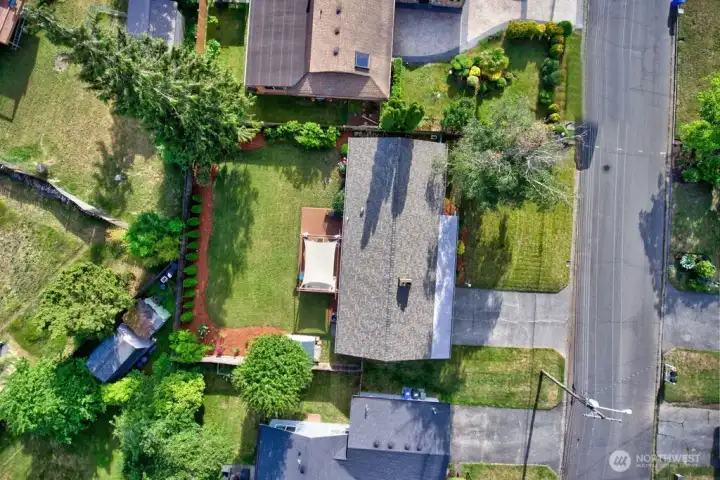 Spacious and level lot living