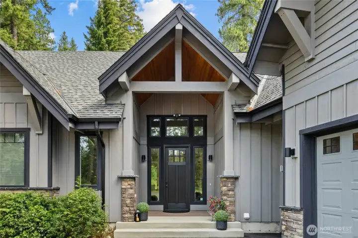 Welcome to a place where comfort, elegance, and the Suncadia lifestyle come together.