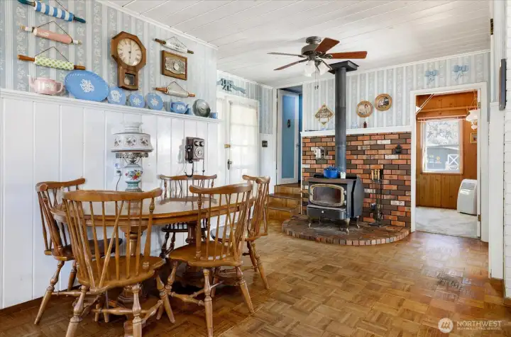 French doors to back yard on the left. French doors to back yard on the left.