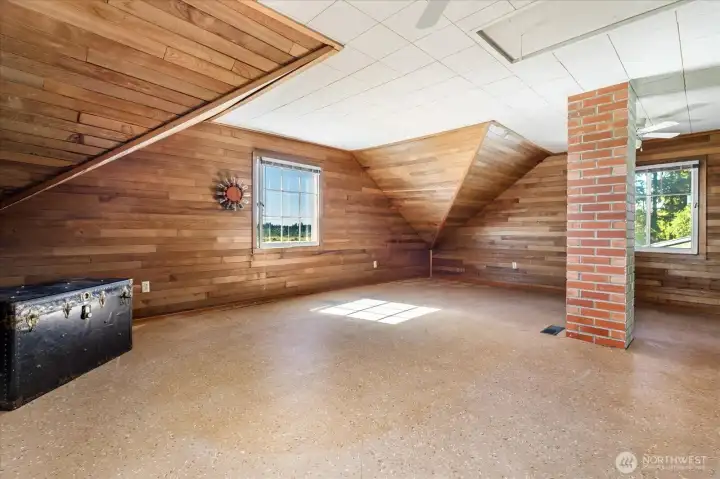 This is the upstairs room. It's large, open, very bright. A wonderful hobby space, or use it as a primary bedroom. This is the upstairs room. It's large, open, very bright. A wonderful hobby space, or use it as a primary bedroom.
